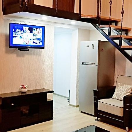 Bright And Cozy Apartment On Aghmashenebeli Avenue Tbilisi Eksteriør bilde