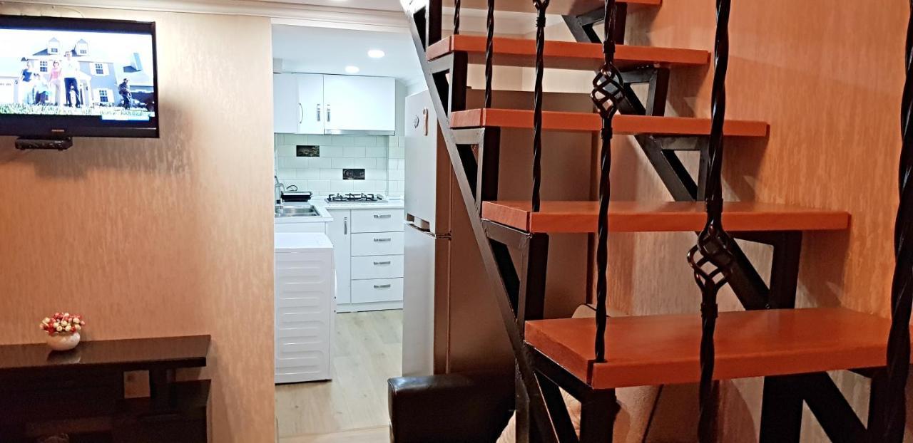Bright And Cozy Apartment On Aghmashenebeli Avenue Tbilisi Eksteriør bilde