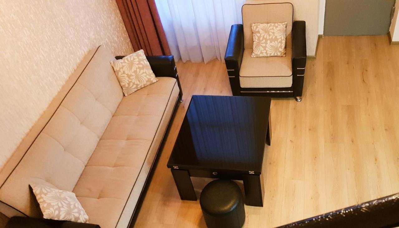 Bright And Cozy Apartment On Aghmashenebeli Avenue Tbilisi Eksteriør bilde