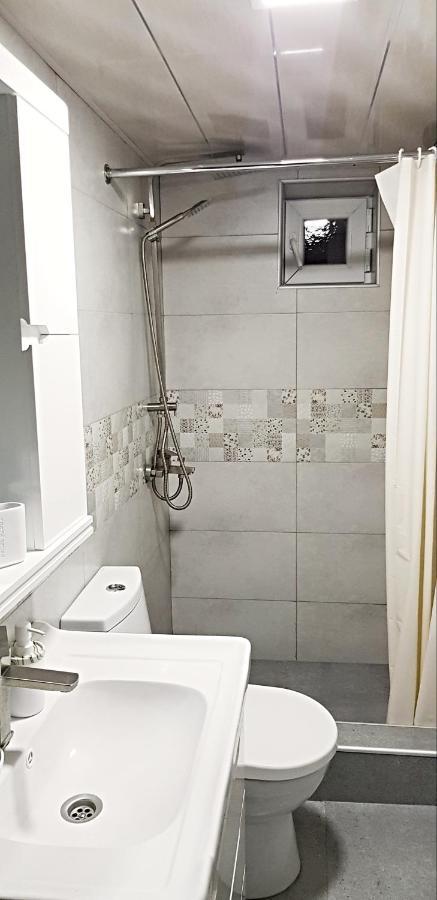 Bright And Cozy Apartment On Aghmashenebeli Avenue Tbilisi Eksteriør bilde