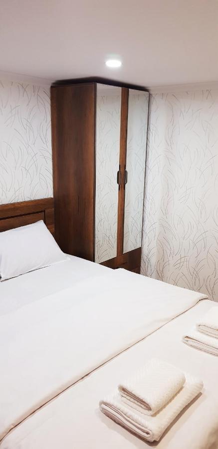 Bright And Cozy Apartment On Aghmashenebeli Avenue Tbilisi Eksteriør bilde